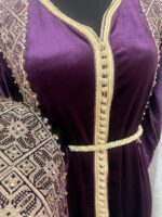 قفطان مخملي بالطرز الفاسي